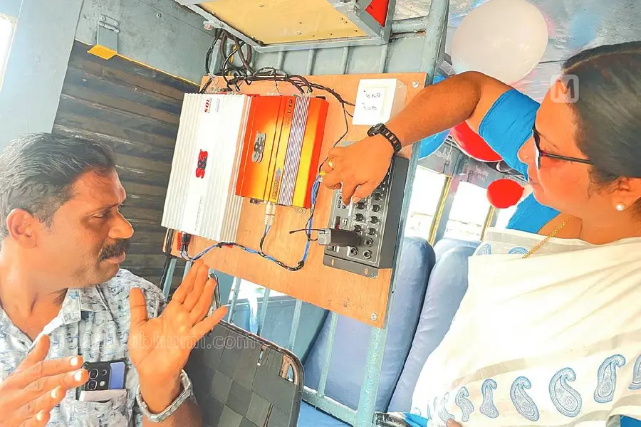 വൈബ് ട്രിപ്പിന് അടിപൊളി മ്യൂസിക് വേണം; KSRTCക്ക് 74000രൂപയുടെ സൗണ്ട് സിസ്റ്റം സമ്മാനിച്ച് യാത്രക്കാർ