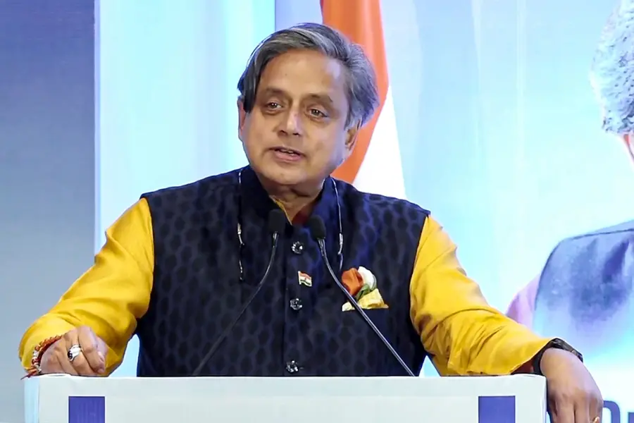shashi-tharoor
