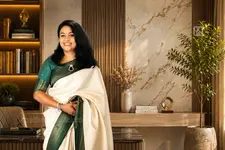 ‘അന്നൊക്കെ ഞാൻ അച്ഛന്റെ നാണയപ്പെട്ടിയിൽ നിന്ന് കാശ് മോഷ്ടിച്ച് പലർക്കും നൽകുമായിരുന്നു’-സീമ ജി. നായർ