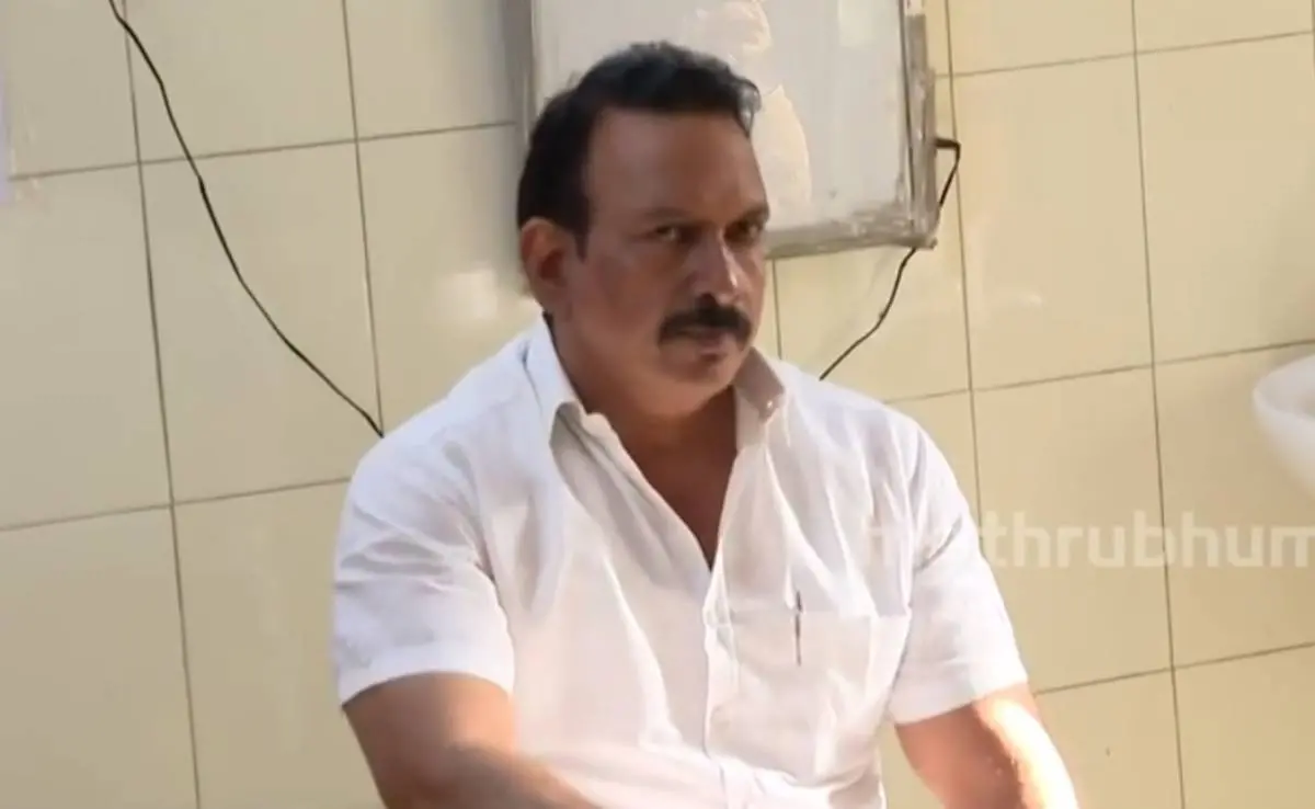 Anil Chenti when brought for medical examination | Photo: screengrab/mathrubhumi news