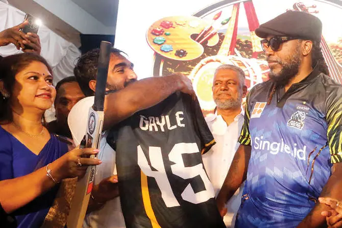 പുതുപ്പള്ളി തൂക്കി യൂണിവേഴ്സ് ബോസ്