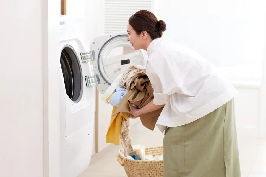 5 things you should never put in a washing machine, no matter how dirty they are