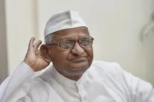 കടുത്ത വൈറൽ ബാധ, നിർജലീകരണം; അണ്ണാ ഹസാരെ ഐ.സി.യു.വിൽ, മുംബൈയിലെ ആശുപത്രിയിൽ പ്രവേശിപ്പിച്ചു
