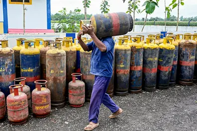 Fuel price hike: Commercial LPG rises Rs 9.50, ATF jumps Rs 6.28 per litre