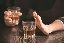 പതിനേഴുകാരൻ മദ്യപിച്ചു; കുടുങ്ങിയത് ബാറുടമ, അരലക്ഷം രൂപ പിഴ