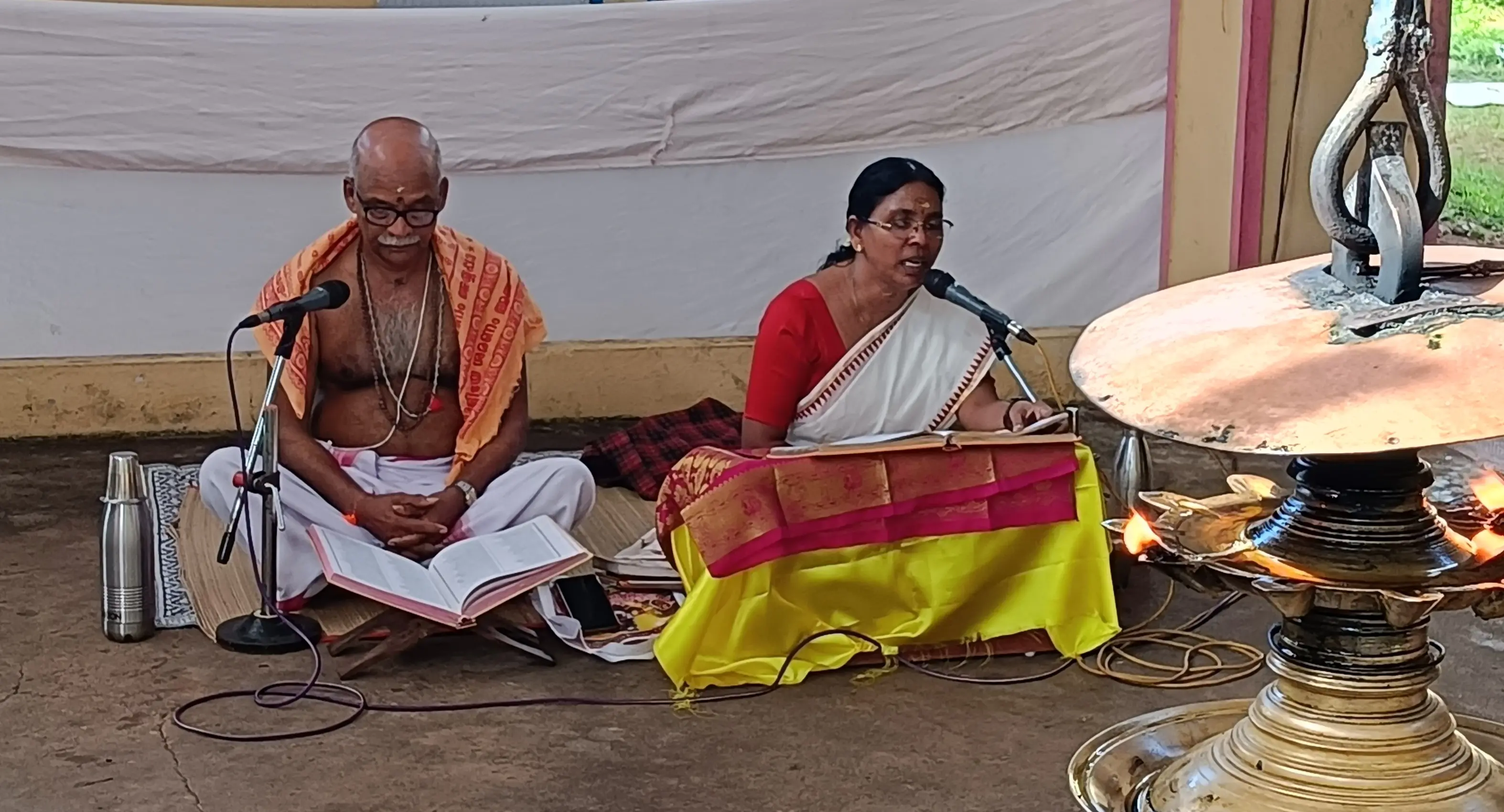 ശ്രീകൃഷ്ണജയന്തി ആഘോഷത്തിന് മുന്നോടിയായി മറവൻതുരുത്ത് ശ്രീകൃഷ്ണൻ തൃക്കോവിൽ ക്ഷേത്രത്തിൽ നടക്കുന്ന ഭാഗവതപാരായണം