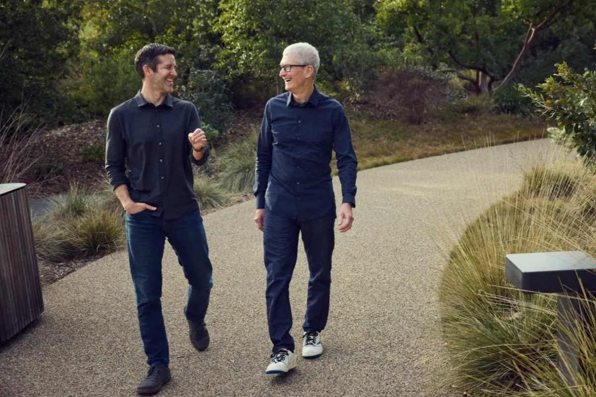 John Ternus (L) and Tim Cook