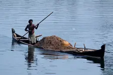 സംസ്ഥാനത്തെ 17 നദികളിൽനിന്ന് മണൽവാരാൻ സർക്കാർ നീക്കം, തുടക്കം ഡിസംബറിൽ, നീക്കുക 1.7 കോടി ടൺ മണൽ