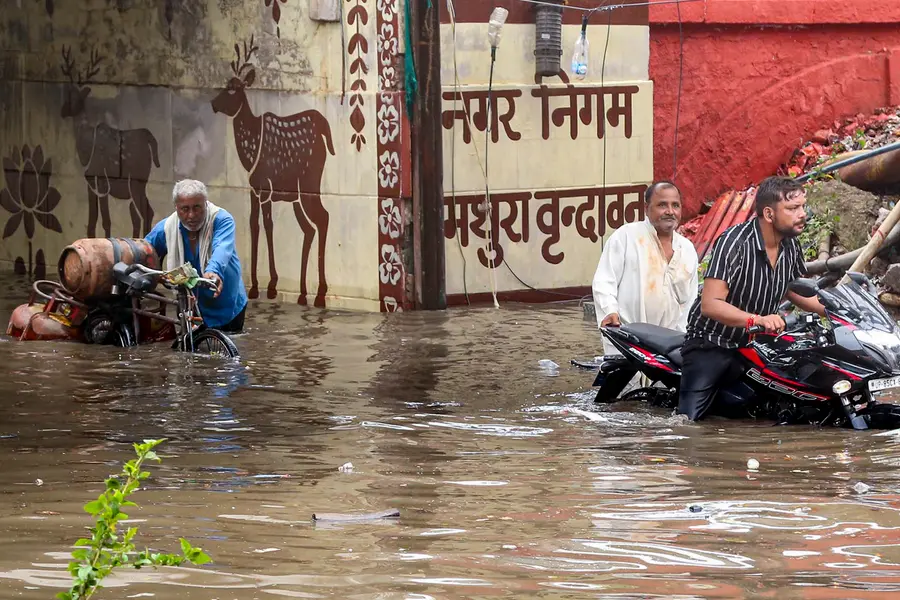 Heavy rain wreaks havoc across states; 5 dead in UP, flood threat rises in Bihar, Bengal