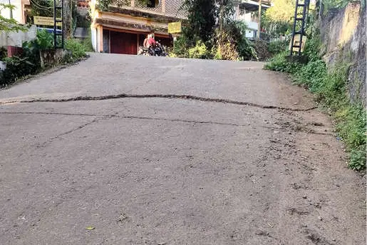എന്നും അപകടം
