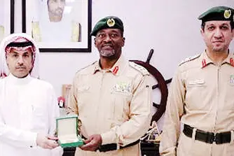 ക്രീക്കിൽ മുങ്ങിത്താഴ്ന്നയാളെ രക്ഷപ്പെടുത്തി; സൗദി പൗരനെ ആദരിച്ച് ദുബായ് പോലീസ്