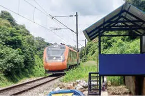 അകമലയിൽ ഗ്യാങ്മാൻമാർക്കായി ഹട്ട്