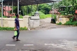 വളവ് നിവർക്കില്ല, സുരക്ഷയെങ്കിലും വേണം