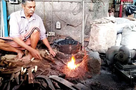 കൊല്ലപ്പണി പ്രതിസന്ധിയിൽ