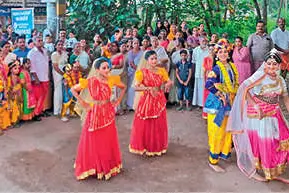മനം നിറച്ച് ജന്മാഷ്ടമി വർണാഭമായി ശോഭായാത്രകൾ