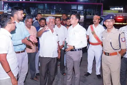 തിരുപ്പൂർ കരുണാനിധി ബസ്സ്റ്റാൻഡിൽ കളക്ടറുടെ മിന്നൽപരിശോധന