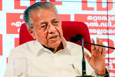 Pinarayi Vijayan writes to Kharge over ‘brutal lathi charge’ on SFI students
