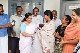 ബഡ്സ് സ്കൂൾ അധ്യാപികയെ ആദരിച്ചു