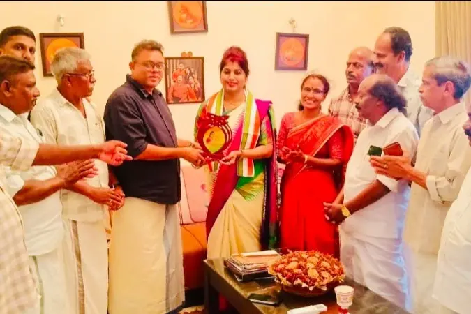 സംസ്ഥാന അധ്യാപക പുരസ്കാരജേതാവ് ബിന്ദു പി. സുഭാഷിനെ ആദരിച്ചു