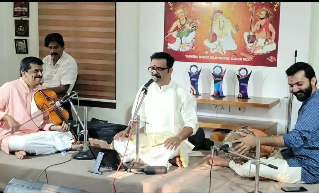 തവളപ്പാറ 'ഇന്ദീവരം' ഹാളിൽ പ്രശാന്ത് പറശ്ശിനി സംഗീതക്കച്ചേരി അവതരിപ്പിക്കുന്നു