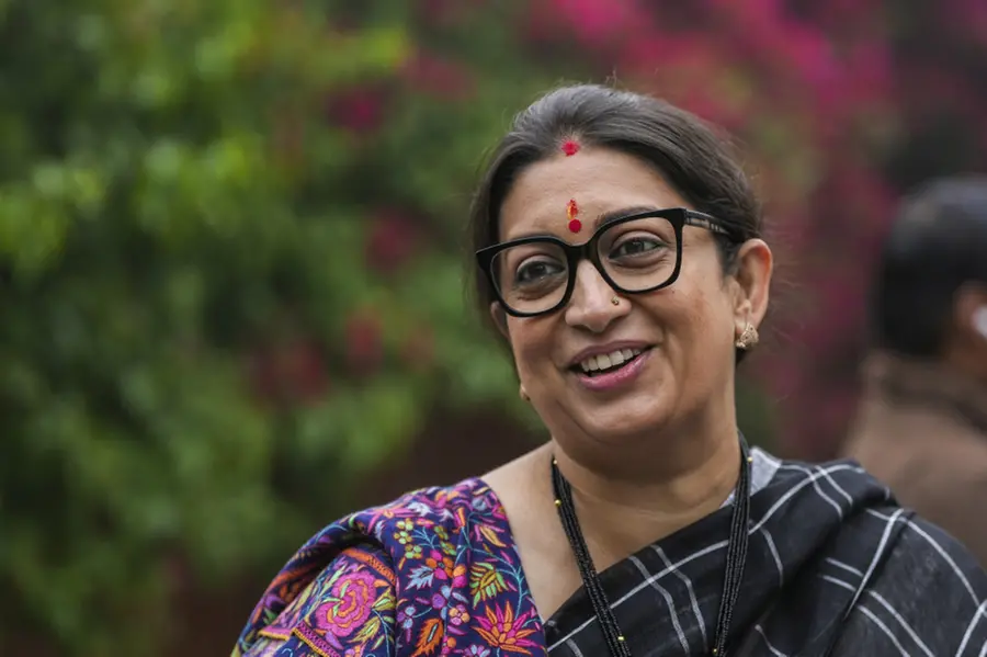 ദിവസക്കൂലിക്ക് ജോലി ചെയ്തിട്ടുണ്ട്, കടംവാങ്ങി മിസ് ഇന്ത്യ മത്സരത്തിൽ പങ്കെടുത്തു; സ്മൃതി ഇറാനി