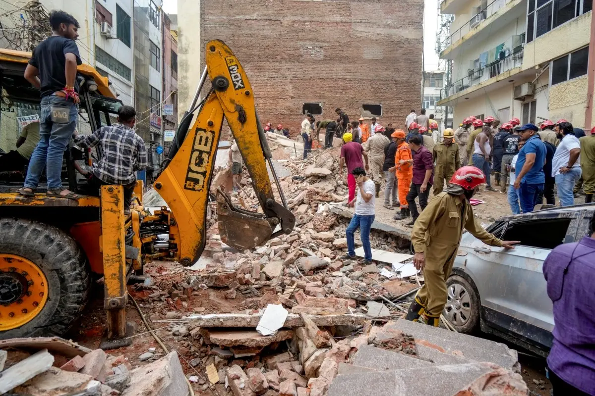 2 dead in Delhi's Satya Niketan building collapse; FIR filed against owner