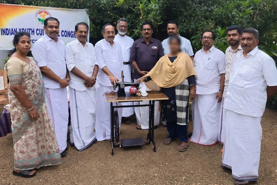 ചിറക് പദ്ധതി; രണ്ട് കുടുംബങ്ങൾക്ക് സ്വയംതൊഴിലിന് കൈത്താങ്ങായി AYCC ബഹ്റൈൻ