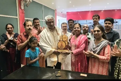 അധ്യാപക അവാർഡ് ജേതാവിനെ അനുമോദിച്ചു
