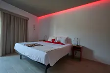 യുദ്ധത്തിന് ഫണ്ട് വേണം; പോണോഗ്രഫി നിയമവിധേയമാക്കാൻ യുക്രൈൻ, നിരോധനം മാറി നികുതിവരും