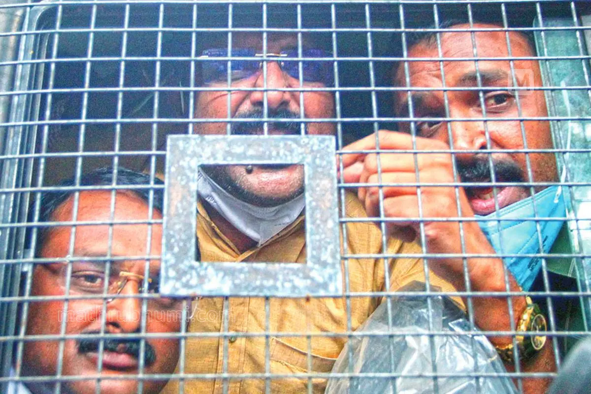 മുട്ടിൽ മരംമുറിക്കേസ് പ്രതികളായ അഗസ്റ്റിൻ സഹോദരങ്ങൾ | ഫോട്ടോ - മാതൃഭൂമി