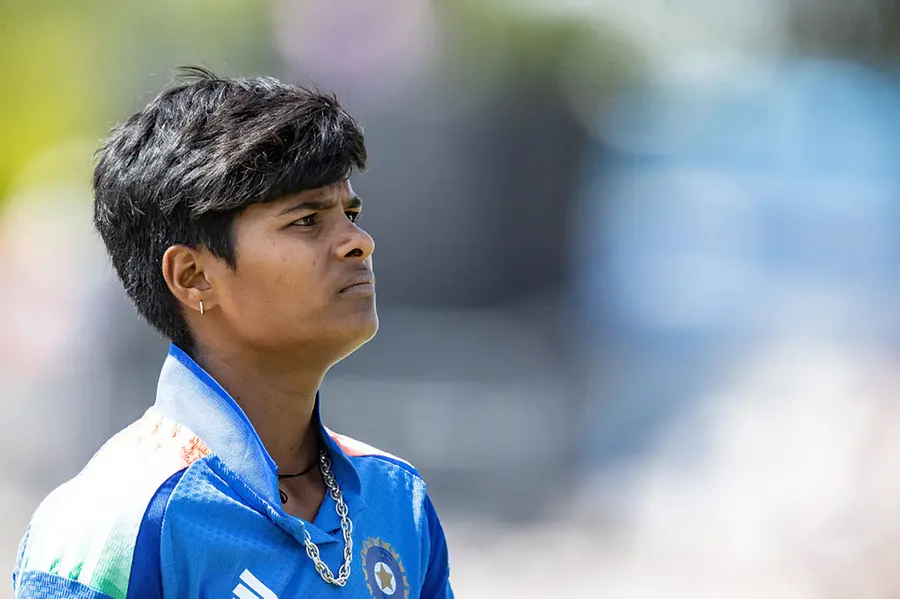 ഇന്ത്യയുടെ ക്രാന്തി ഗൗഡിനെ അധിക്ഷേപിച്ച് പാക് ആരാധകർ; ലിംഗവിവേചനത്തിനെതിരേ പ്രതിഷേധം ശക്തം