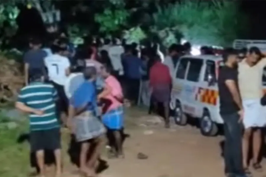 കളമശ്ശേരിയിൽ ബെവ്കോയ്ക്ക് സമീപം മൃതദേഹം കണ്ടെത്തി, മുഖത്ത് പരിക്കേറ്റ പാടുകൾ