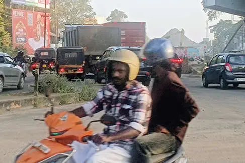 ചേർത്തല എക്സ്-റേ കവല: ഗതാഗതം അടിമുടി പാളി അപകടസാധ്യതയേറി