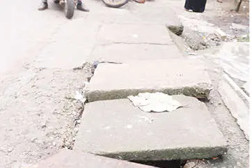 വരിയും തെറ്റി, നിരയും തെറ്റി...