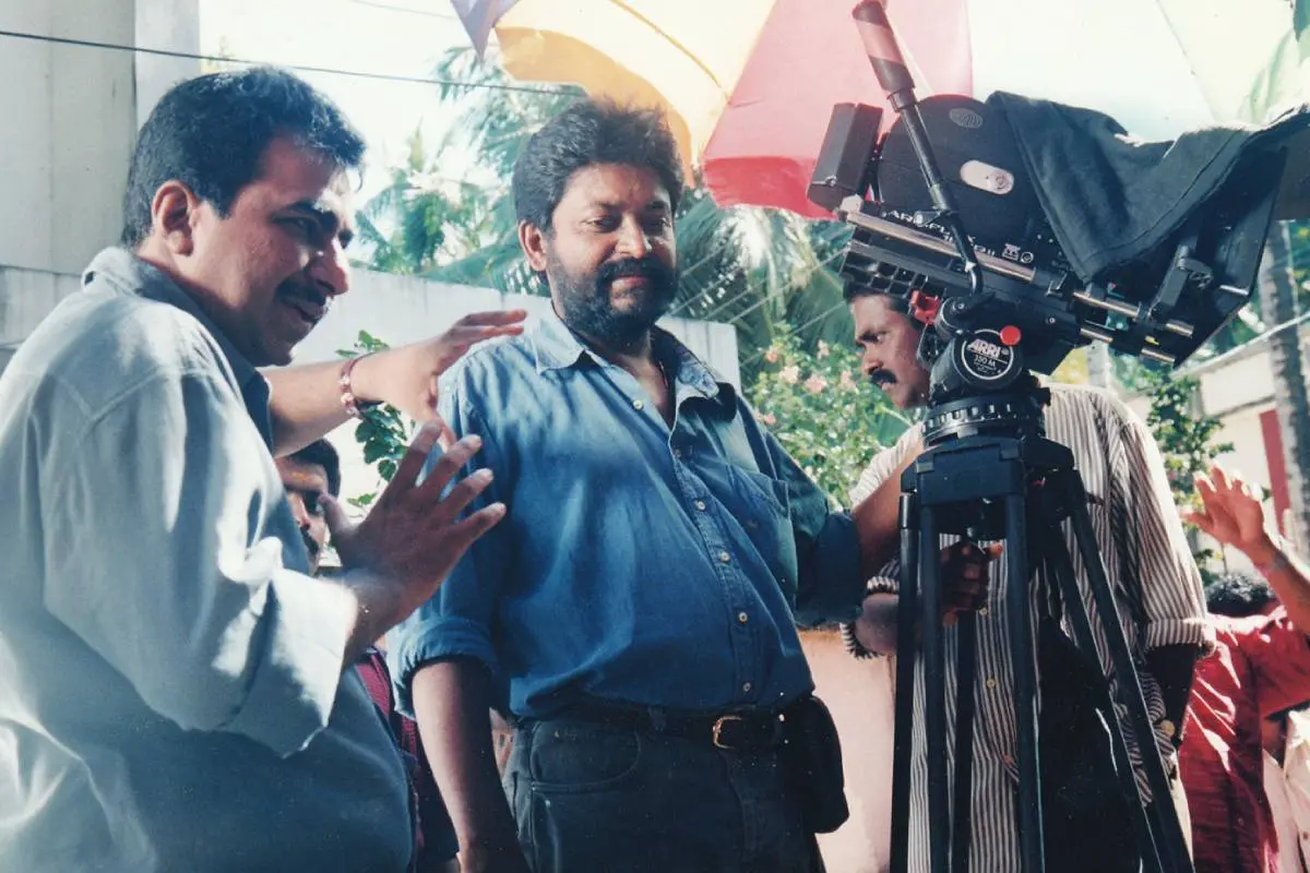 സിനിമാ ചിത്രീകരണത്തിനിടെ ആർ. ശരത്തും എം.ജെ. രാധാകൃഷ്ണനും | ഫോട്ടോ: മാതൃഭൂമി ആർക്കൈവ്സ്