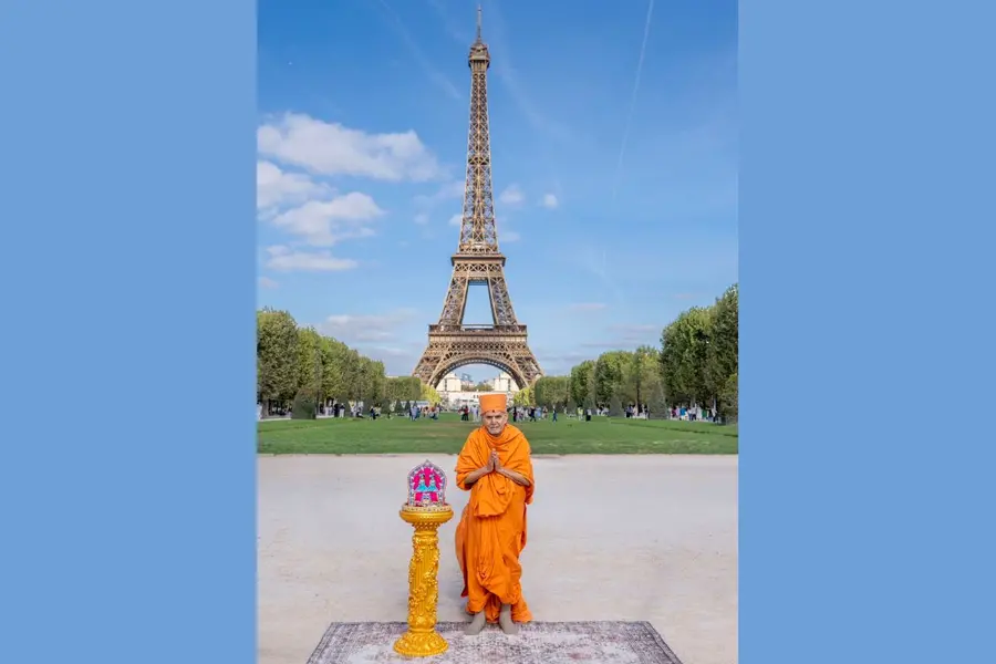 Eiffel Tower shut after strike over ‘unacceptable’ removal of female staff for Hindu group’s visit