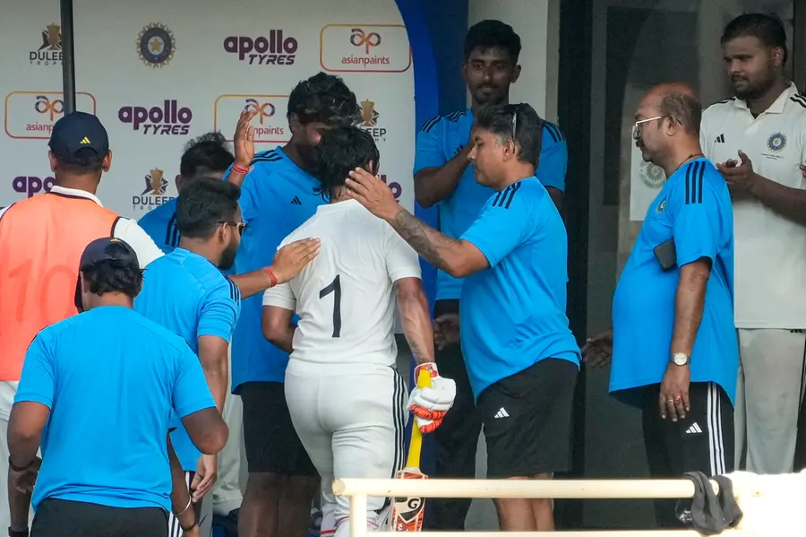 ഡിക്ലയർ ചെയ്യാതെ രണ്ട് ദിവസവും ബാറ്റ് ചെയ്തത് വെറുതെയല്ല, ഈസ്റ്റ് സോൺ കണക്കുകൂട്ടിയത് ആ നിയമം വെച്ച്