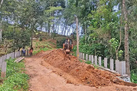 ആദിവാസിമേഖലയിലെ റോഡുപണി ഇഴയുന്നു; എന്നാകും റോഡ്
