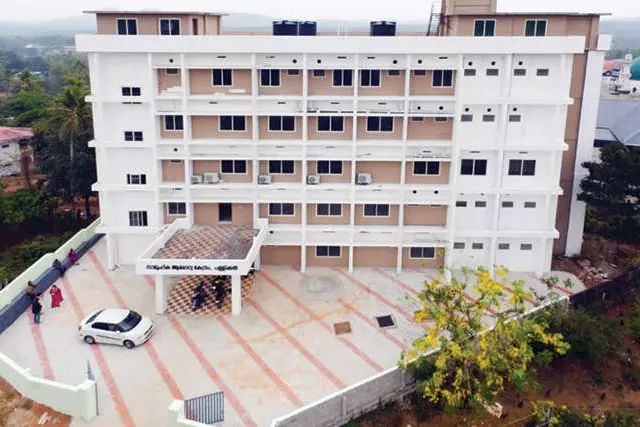 പ്രവർത്തനം തുടങ്ങാനാകാതെ പള്ളിക്കൽ സി.എച്ച്.സി. മന്ദിരം