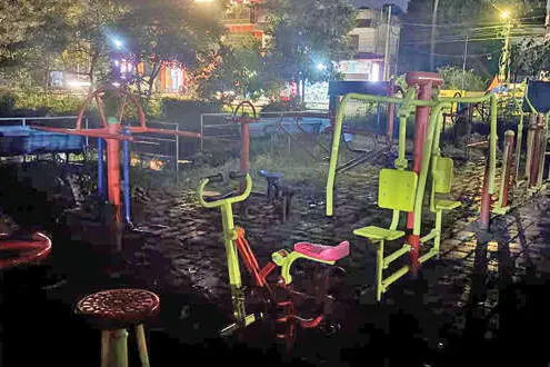 കണ്ണൻകുളം പാർക്കിൽ വിളക്കുകളില്ല