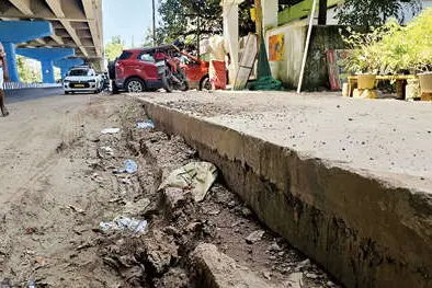 ദേശീയപാതയോരത്തെദുരിതമാകും കാനകൾ