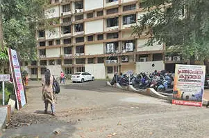 കളക്ടറേറ്റിൽ വീണ്ടും ഫ്ളെക്സ് പോര്