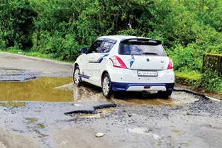 നടുവൊടിയാതെ കാക്കണേ..