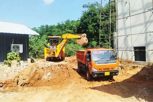 മെഡിക്കൽ കോളേജിലെ കെട്ടിടനിർമാണത്തിന് തടസ്സമായിരുന്ന മണ്ണ് നീക്കിത്തുടങ്ങി