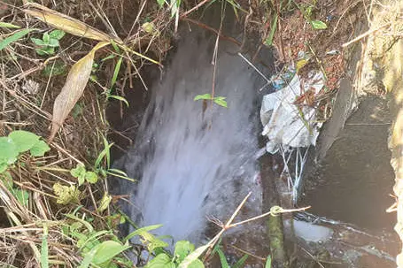 ഈ വെള്ളമിങ്ങനെ പാഴാക്കുന്നതെന്തിന്