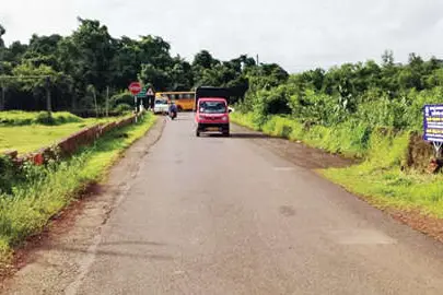 റോഡ് വന്നു... എന്നിട്ടും ബസില്ല