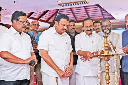 കാൻസറിനെ പ്രതിരോധിക്കാനുള്ള മാതൃക സൃഷ്ടിക്കണം- മുഖ്യമന്ത്രി