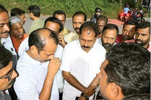 മൂത്തകുന്നത്ത് വേണം എക്സിറ്റ്-എൻട്രി; അവകാശ പ്രഖ്യാപന റാലി നടത്തി
