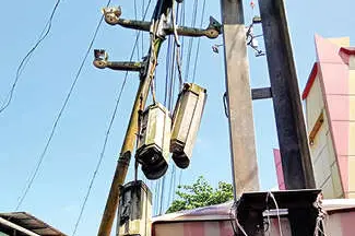 ക്യാമറകൾ ഇരുട്ടിൽത്തന്നെ