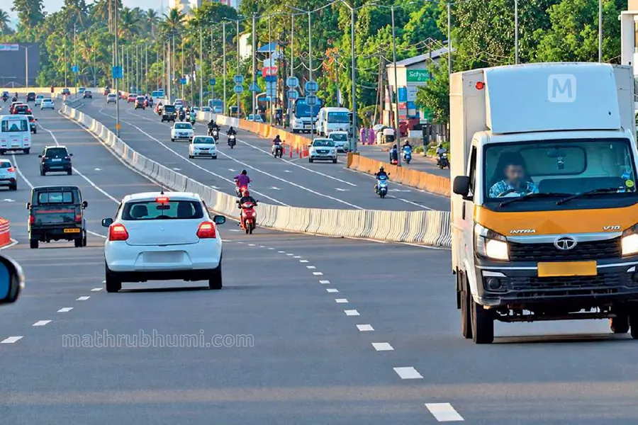 റോഡിന്റെ നിലവാരം ഉയർന്നു, മാറാത്തത് ഡ്രൈവിങ് ശൈലി; പുതിയ ഹൈവേയിലെ ഓട്ടം യാതൊരു നിയന്ത്രണവുമില്ലാതെ